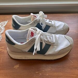New Balance 237